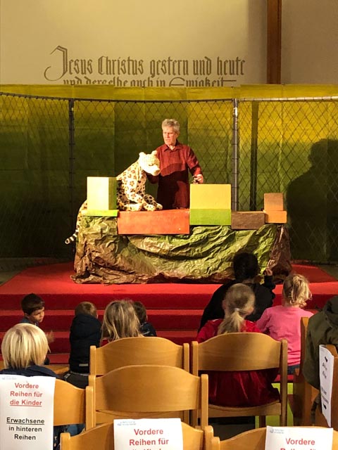 Die Kinder fieberten bei den Geschichten von Rigo und Rosa mit. Foto: zVg