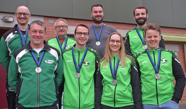 Erstmals auf dem Silberplatz: Die Schützen Magden mit (von links) Patrik Benz, Michael Oberlin, Willy Linder, Ronny Gysin, Marco Morson, Sarah Benz, Robin Bopp und Daniel Hügli. Foto: wr