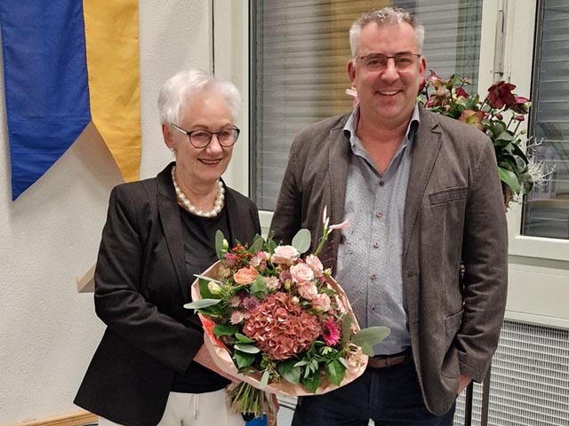 Die verabschiedeten Gemeinderatsmitglieder: Elisabeth Keller und Thomas Senn. Foto: zVg