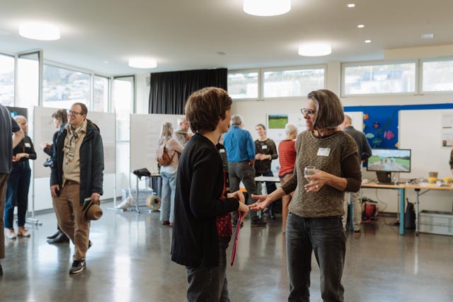 Silvia Tobias (rechts), Leiterin Zentrum Landschaft WSL: «Es ist ein grosser Erfolg, dass wir diese vier Realexperimente gemeinsam auf die Beine gestellt haben. Bei jedem Event bin ich überrascht, mit wie viel Begeisterung und Herzblut Forschende und Menschen aus der Region zusammenarbeiten.»