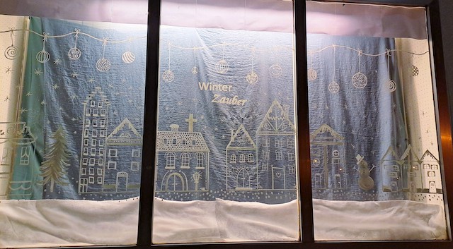 Möhlin: Adventsfenster der Bibliothek begeistert Besucher