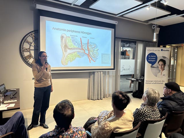 HNO-Ärztin Dr. Annatina Bass vermittelte Einblicke in die Funktion unseres komplexen Hörsystems. Foto: Sonja Fasler
