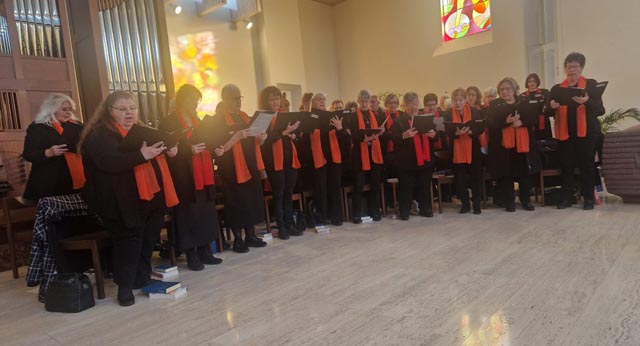 Die Kirchenchöre von Stein und Eiken begleiteten den Festgottesdienst musikalisch.