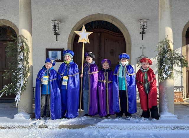 Sternsinger unterwegs in Schupfart. Foto: zVg