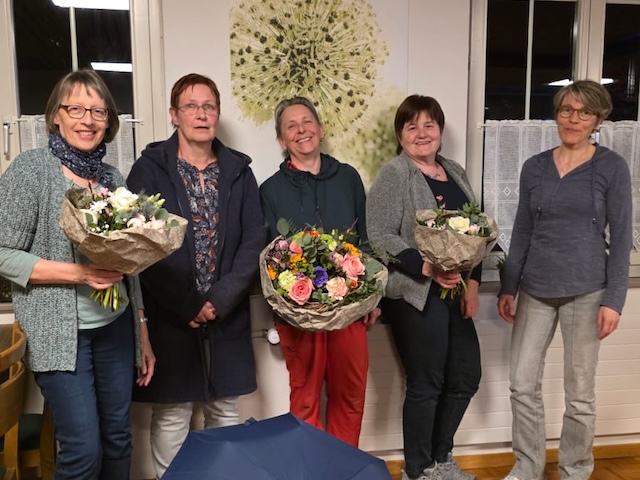 ie Geehrten zusammen mit dem Neumitglied (von links): Silvia Meier, Regina Kos, Karin Benz, Margrith Weber, Claudia Stäuble (auf dem Foto fehlen: Sonja Bräm, Jacqueline Weiss, Marbot Monica). Foto: zVg