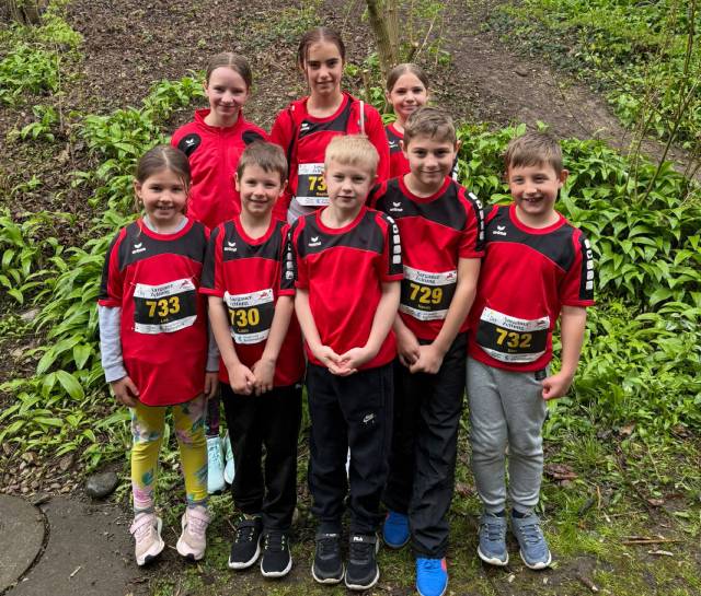 Acht Kinder der Jugi Eiken haben sich am Osterlauf beteiligt.