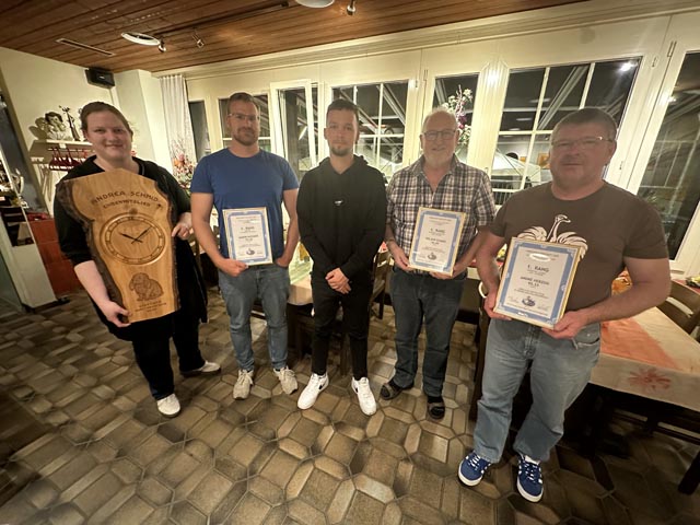 Von links: Ehrenmitglied AndreaSchmid, Aaron Wiedmer, Neumitglied Jens Lustenberger, Roland Schmid und André Herzog. Foto: zVg