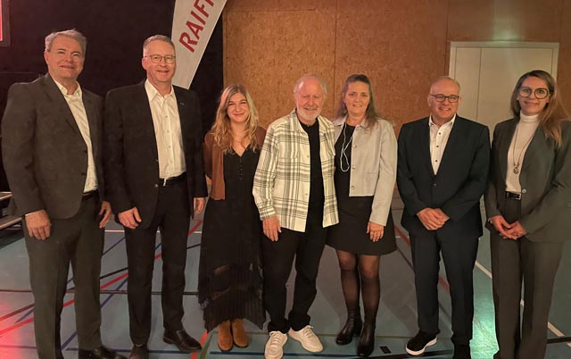 Von links:  Peter Müller, Hans-Jürg Fischer, Nina Reber, Peter Reber, Corinne Lenzin, Andreas Oeschger, Michaela Müller. Foto: zVg