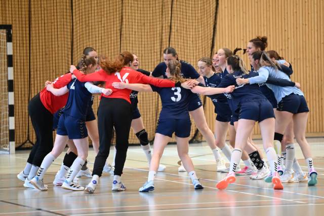 Jubeltanz nach dem Schlusspfiff. Foto: Christine Steck