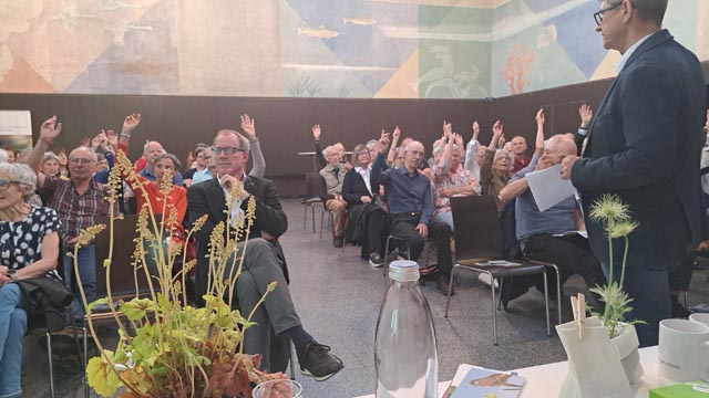 Die Versammlung bei einer der Abstimmungen. Foto: zVg