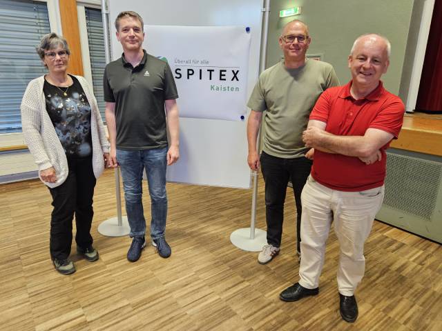 Die ehemaligen und künftigen Revisoren Vreny Carlen, Daniel Hollenstein, Peter Senn und Markus Winter (von links) 