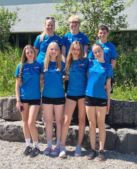 Das Team Steinstossen des TV Stein