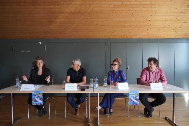 Vertreterinnen und Vertreter des Komitees kritisieren das geplante Strassenprojekt VERAS scharf. Foto: zVg