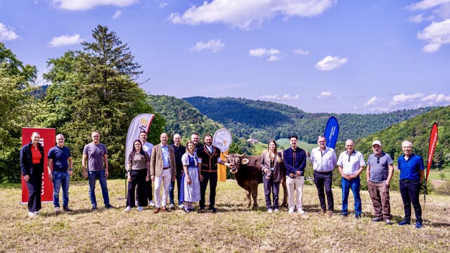 Muniapéro auf dem Hof Lungern in Eptingen. Foto: zVg