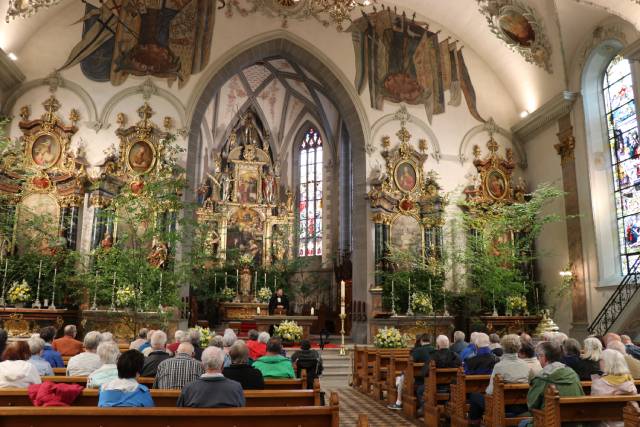 Die Senioren in der barockisierten Kirche St. Mauritius in Appenzell