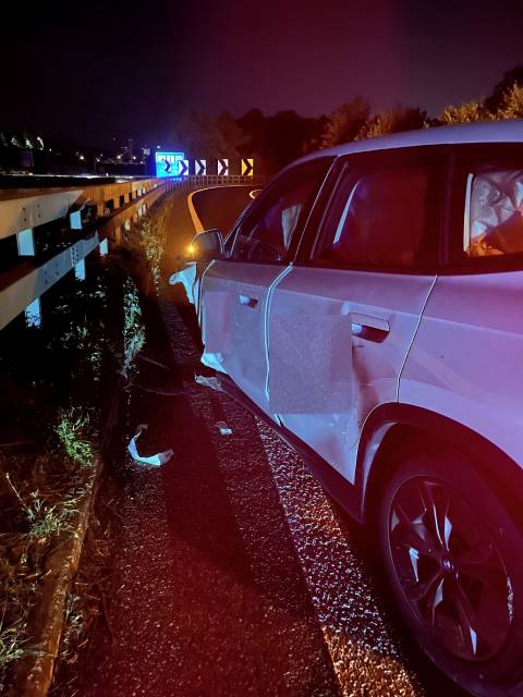 Bei dem Unfall blieben Fahrer und Beifahrer unverletzt.