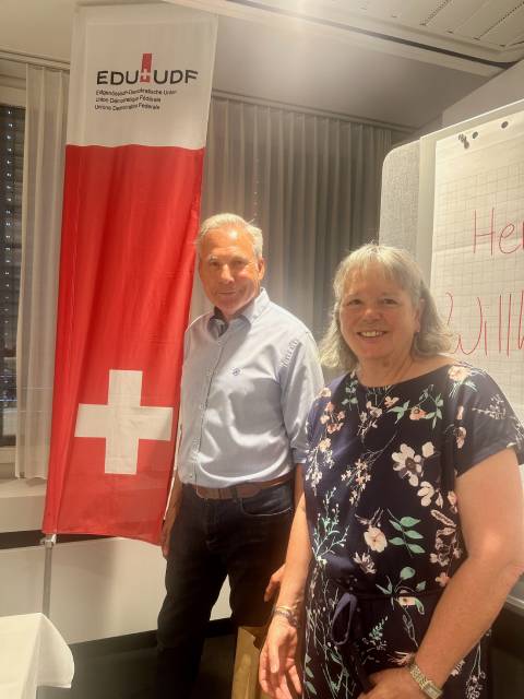 Alt-Nationalrat Adrian Amstutz und Monika Hottinger, Präsidentin EDU Bezirk Rheinfelden. Foto: zVg